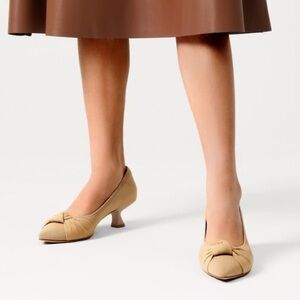 Burudani • Pointed Toe Bow Kitten Heels